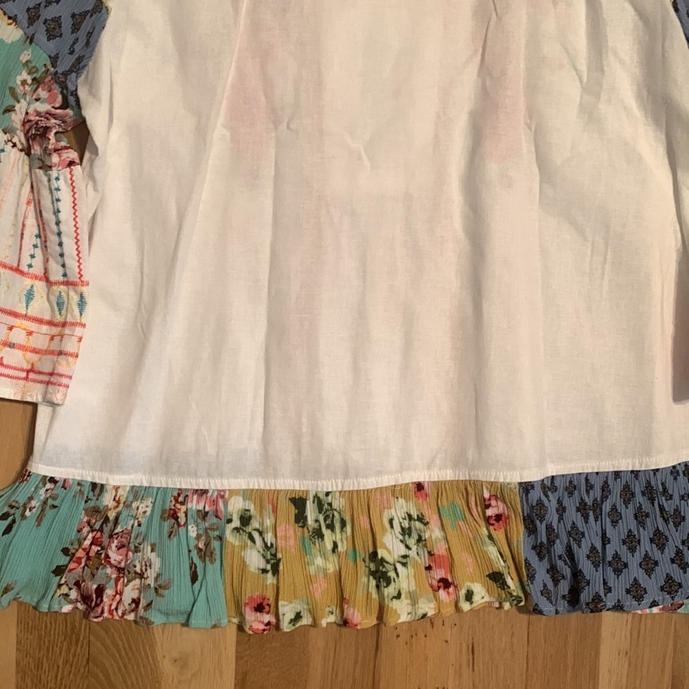 𝅺COLDWATER Creek Boho Linen Blouse with Bell Sleeves and Embroidery Women’s M - Picture 11 of 11